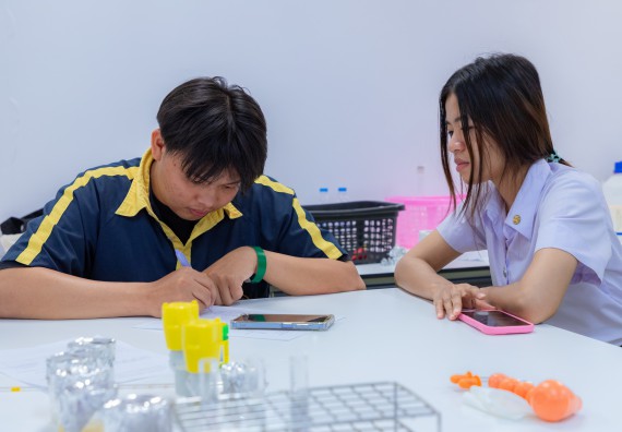 ภาพกิจกรรม  คณะวิทยาศาสตร์และเทคโนโลยี มหาวิทยาลัยราชภัฏกำแพงเพชร จัดกิจกรรมค่ายวิทยาศาสตร์สร้างสรรค์ ปั้นฝันเยาวชน ปีการศึกษา 2568