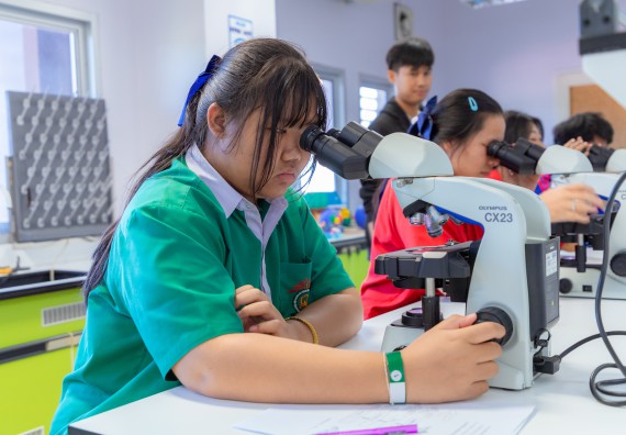 ภาพกิจกรรม  คณะวิทยาศาสตร์และเทคโนโลยี มหาวิทยาลัยราชภัฏกำแพงเพชร จัดกิจกรรมค่ายวิทยาศาสตร์สร้างสรรค์ ปั้นฝันเยาวชน ปีการศึกษา 2568