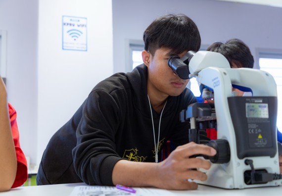 ภาพกิจกรรม  คณะวิทยาศาสตร์และเทคโนโลยี มหาวิทยาลัยราชภัฏกำแพงเพชร จัดกิจกรรมค่ายวิทยาศาสตร์สร้างสรรค์ ปั้นฝันเยาวชน ปีการศึกษา 2568