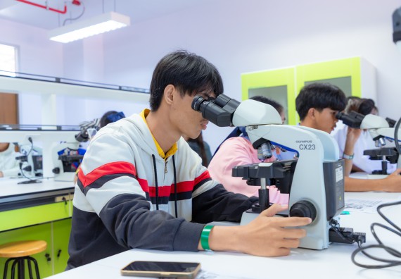 ภาพกิจกรรม  คณะวิทยาศาสตร์และเทคโนโลยี มหาวิทยาลัยราชภัฏกำแพงเพชร จัดกิจกรรมค่ายวิทยาศาสตร์สร้างสรรค์ ปั้นฝันเยาวชน ปีการศึกษา 2568