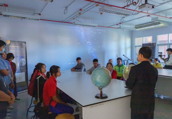 ภาพกิจกรรม  คณะวิทยาศาสตร์และเทคโนโลยี มหาวิทยาลัยราชภัฏกำแพงเพชร จัดกิจกรรมค่ายวิทยาศาสตร์สร้างสรรค์ ปั้นฝันเยาวชน ปีการศึกษา 2568