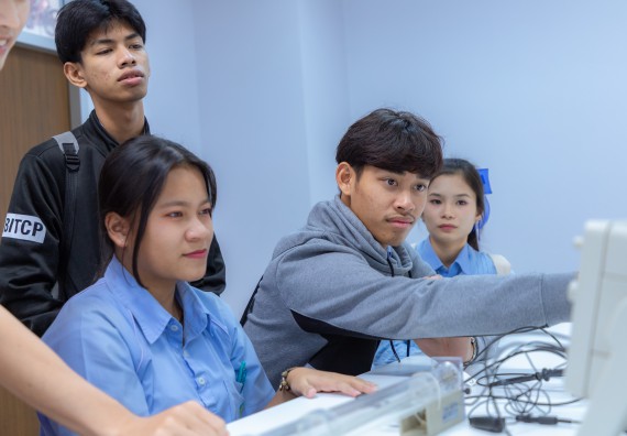 ภาพกิจกรรม  คณะวิทยาศาสตร์และเทคโนโลยี มหาวิทยาลัยราชภัฏกำแพงเพชร จัดกิจกรรมค่ายวิทยาศาสตร์สร้างสรรค์ ปั้นฝันเยาวชน ปีการศึกษา 2568