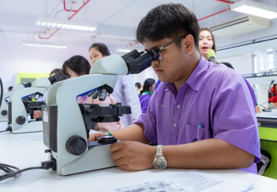 ภาพกิจกรรม  คณะวิทยาศาสตร์และเทคโนโลยี มหาวิทยาลัยราชภัฏกำแพงเพชร จัดกิจกรรมค่ายวิทยาศาสตร์สร้างสรรค์ ปั้นฝันเยาวชน ปีการศึกษา 2568