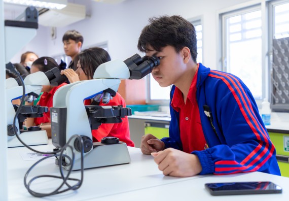 ภาพกิจกรรม  คณะวิทยาศาสตร์และเทคโนโลยี มหาวิทยาลัยราชภัฏกำแพงเพชร จัดกิจกรรมค่ายวิทยาศาสตร์สร้างสรรค์ ปั้นฝันเยาวชน ปีการศึกษา 2568