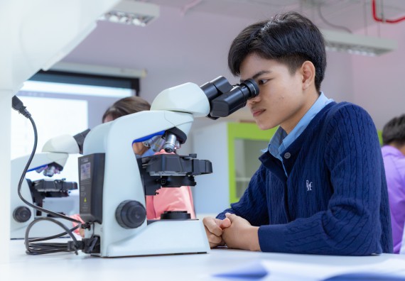 ภาพกิจกรรม  คณะวิทยาศาสตร์และเทคโนโลยี มหาวิทยาลัยราชภัฏกำแพงเพชร จัดกิจกรรมค่ายวิทยาศาสตร์สร้างสรรค์ ปั้นฝันเยาวชน ปีการศึกษา 2568