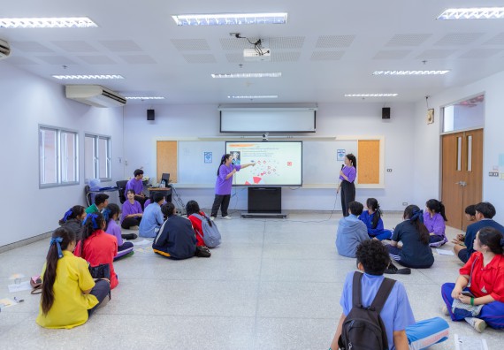 ภาพกิจกรรม  คณะวิทยาศาสตร์และเทคโนโลยี มหาวิทยาลัยราชภัฏกำแพงเพชร จัดกิจกรรมค่ายวิทยาศาสตร์สร้างสรรค์ ปั้นฝันเยาวชน ปีการศึกษา 2568