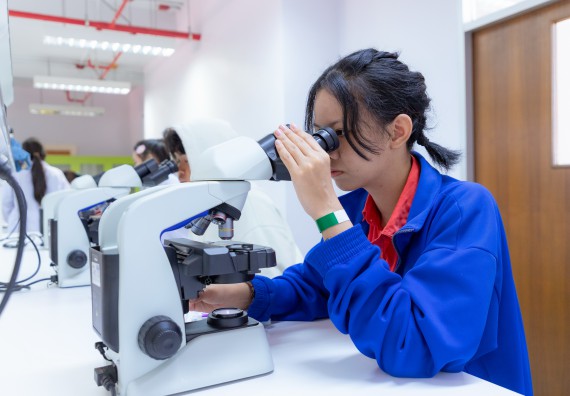 ภาพกิจกรรม  คณะวิทยาศาสตร์และเทคโนโลยี มหาวิทยาลัยราชภัฏกำแพงเพชร จัดกิจกรรมค่ายวิทยาศาสตร์สร้างสรรค์ ปั้นฝันเยาวชน ปีการศึกษา 2568