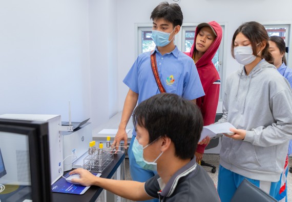 ภาพกิจกรรม  คณะวิทยาศาสตร์และเทคโนโลยี มหาวิทยาลัยราชภัฏกำแพงเพชร จัดกิจกรรมค่ายวิทยาศาสตร์สร้างสรรค์ ปั้นฝันเยาวชน ปีการศึกษา 2568