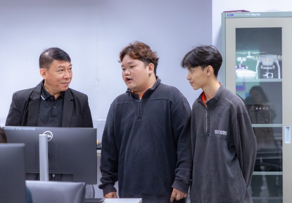 ภาพกิจกรรม  คณะวิทยาศาสตร์และเทคโนโลยี มหาวิทยาลัยราชภัฏกำแพงเพชร จัดกิจกรรมค่ายวิทยาศาสตร์สร้างสรรค์ ปั้นฝันเยาวชน ปีการศึกษา 2568