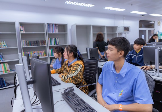 ภาพกิจกรรม  คณะวิทยาศาสตร์และเทคโนโลยี มหาวิทยาลัยราชภัฏกำแพงเพชร จัดกิจกรรมค่ายวิทยาศาสตร์สร้างสรรค์ ปั้นฝันเยาวชน ปีการศึกษา 2568