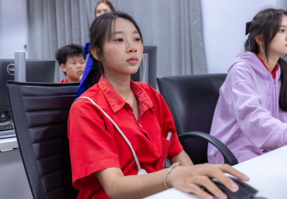 ภาพกิจกรรม  คณะวิทยาศาสตร์และเทคโนโลยี มหาวิทยาลัยราชภัฏกำแพงเพชร จัดกิจกรรมค่ายวิทยาศาสตร์สร้างสรรค์ ปั้นฝันเยาวชน ปีการศึกษา 2568