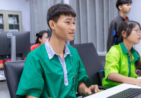 ภาพกิจกรรม  คณะวิทยาศาสตร์และเทคโนโลยี มหาวิทยาลัยราชภัฏกำแพงเพชร จัดกิจกรรมค่ายวิทยาศาสตร์สร้างสรรค์ ปั้นฝันเยาวชน ปีการศึกษา 2568