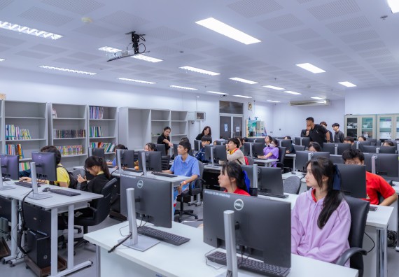 ภาพกิจกรรม  คณะวิทยาศาสตร์และเทคโนโลยี มหาวิทยาลัยราชภัฏกำแพงเพชร จัดกิจกรรมค่ายวิทยาศาสตร์สร้างสรรค์ ปั้นฝันเยาวชน ปีการศึกษา 2568