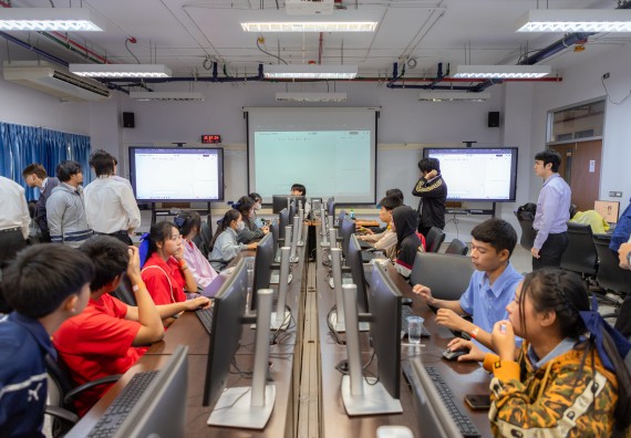 ภาพกิจกรรม  คณะวิทยาศาสตร์และเทคโนโลยี มหาวิทยาลัยราชภัฏกำแพงเพชร จัดกิจกรรมค่ายวิทยาศาสตร์สร้างสรรค์ ปั้นฝันเยาวชน ปีการศึกษา 2568