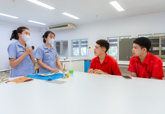 ภาพกิจกรรม  คณะวิทยาศาสตร์และเทคโนโลยี มหาวิทยาลัยราชภัฏกำแพงเพชร จัดกิจกรรมค่ายวิทยาศาสตร์สร้างสรรค์ ปั้นฝันเยาวชน ปีการศึกษา 2568