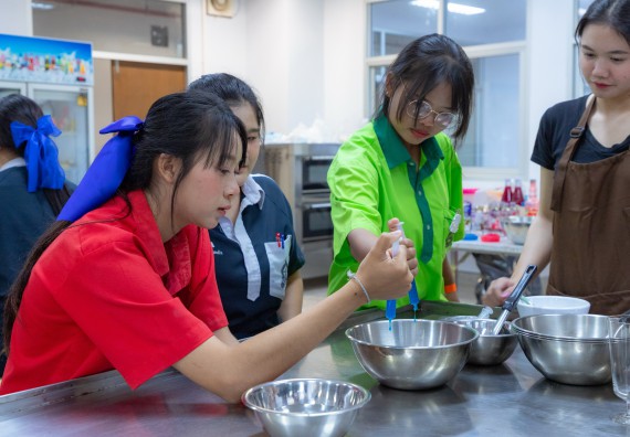 ภาพกิจกรรม  คณะวิทยาศาสตร์และเทคโนโลยี มหาวิทยาลัยราชภัฏกำแพงเพชร จัดกิจกรรมค่ายวิทยาศาสตร์สร้างสรรค์ ปั้นฝันเยาวชน ปีการศึกษา 2568