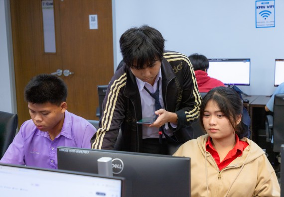 ภาพกิจกรรม  คณะวิทยาศาสตร์และเทคโนโลยี มหาวิทยาลัยราชภัฏกำแพงเพชร จัดกิจกรรมค่ายวิทยาศาสตร์สร้างสรรค์ ปั้นฝันเยาวชน ปีการศึกษา 2568