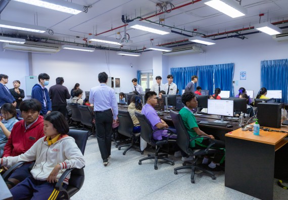 ภาพกิจกรรม  คณะวิทยาศาสตร์และเทคโนโลยี มหาวิทยาลัยราชภัฏกำแพงเพชร จัดกิจกรรมค่ายวิทยาศาสตร์สร้างสรรค์ ปั้นฝันเยาวชน ปีการศึกษา 2568