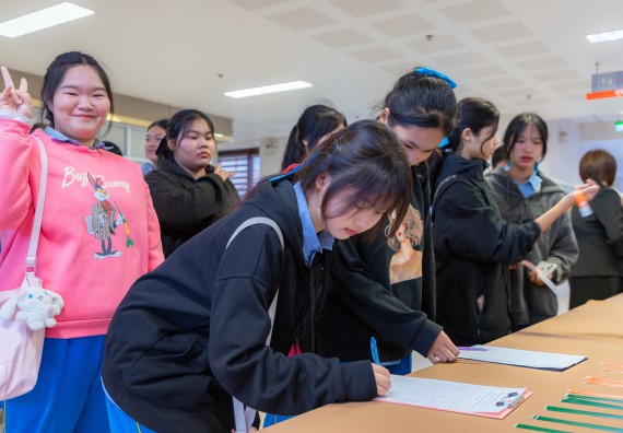 ภาพกิจกรรม  คณะวิทยาศาสตร์และเทคโนโลยี มหาวิทยาลัยราชภัฏกำแพงเพชร จัดกิจกรรมค่ายวิทยาศาสตร์สร้างสรรค์ ปั้นฝันเยาวชน ปีการศึกษา 2568