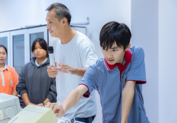 ภาพกิจกรรม  คณะวิทยาศาสตร์และเทคโนโลยี มหาวิทยาลัยราชภัฏกำแพงเพชร จัดกิจกรรมค่ายวิทยาศาสตร์สร้างสรรค์ ปั้นฝันเยาวชน ปีการศึกษา 2568