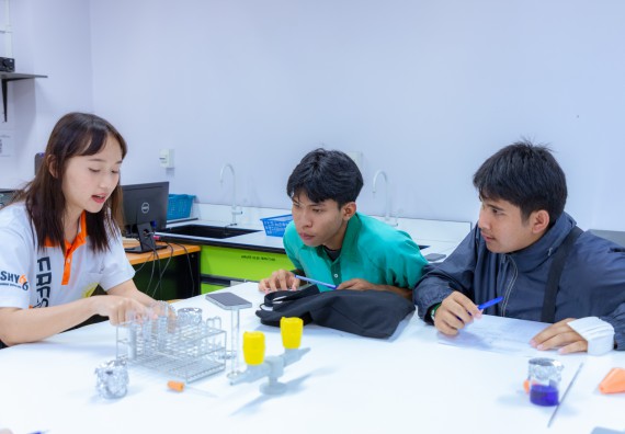 ภาพกิจกรรม  คณะวิทยาศาสตร์และเทคโนโลยี มหาวิทยาลัยราชภัฏกำแพงเพชร จัดกิจกรรมค่ายวิทยาศาสตร์สร้างสรรค์ ปั้นฝันเยาวชน ปีการศึกษา 2568