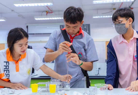 ภาพกิจกรรม  คณะวิทยาศาสตร์และเทคโนโลยี มหาวิทยาลัยราชภัฏกำแพงเพชร จัดกิจกรรมค่ายวิทยาศาสตร์สร้างสรรค์ ปั้นฝันเยาวชน ปีการศึกษา 2568