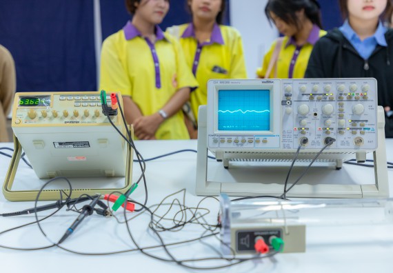 ภาพกิจกรรม  คณะวิทยาศาสตร์และเทคโนโลยี มหาวิทยาลัยราชภัฏกำแพงเพชร จัดกิจกรรมค่ายวิทยาศาสตร์สร้างสรรค์ ปั้นฝันเยาวชน ปีการศึกษา 2568