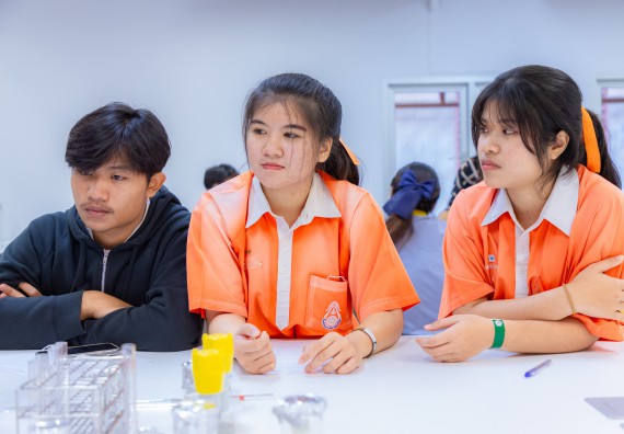 ภาพกิจกรรม  คณะวิทยาศาสตร์และเทคโนโลยี มหาวิทยาลัยราชภัฏกำแพงเพชร จัดกิจกรรมค่ายวิทยาศาสตร์สร้างสรรค์ ปั้นฝันเยาวชน ปีการศึกษา 2568