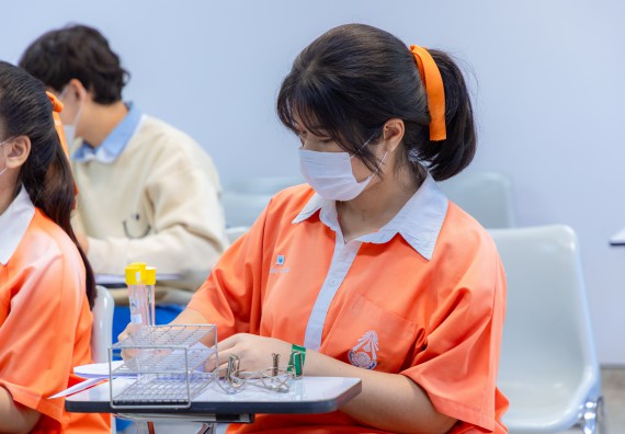 ภาพกิจกรรม  คณะวิทยาศาสตร์และเทคโนโลยี มหาวิทยาลัยราชภัฏกำแพงเพชร จัดกิจกรรมค่ายวิทยาศาสตร์สร้างสรรค์ ปั้นฝันเยาวชน ปีการศึกษา 2568