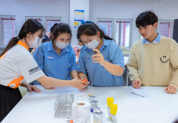 ภาพกิจกรรม  คณะวิทยาศาสตร์และเทคโนโลยี มหาวิทยาลัยราชภัฏกำแพงเพชร จัดกิจกรรมค่ายวิทยาศาสตร์สร้างสรรค์ ปั้นฝันเยาวชน ปีการศึกษา 2568