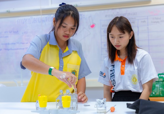 ภาพกิจกรรม  คณะวิทยาศาสตร์และเทคโนโลยี มหาวิทยาลัยราชภัฏกำแพงเพชร จัดกิจกรรมค่ายวิทยาศาสตร์สร้างสรรค์ ปั้นฝันเยาวชน ปีการศึกษา 2568