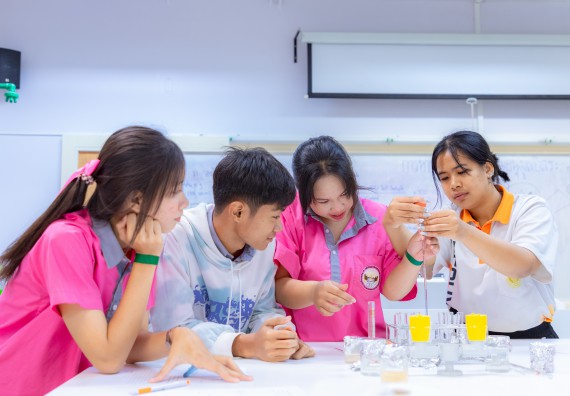 ภาพกิจกรรม  คณะวิทยาศาสตร์และเทคโนโลยี มหาวิทยาลัยราชภัฏกำแพงเพชร จัดกิจกรรมค่ายวิทยาศาสตร์สร้างสรรค์ ปั้นฝันเยาวชน ปีการศึกษา 2568