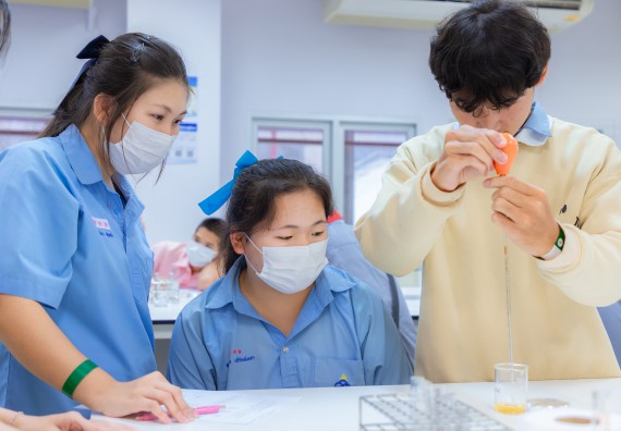 ภาพกิจกรรม  คณะวิทยาศาสตร์และเทคโนโลยี มหาวิทยาลัยราชภัฏกำแพงเพชร จัดกิจกรรมค่ายวิทยาศาสตร์สร้างสรรค์ ปั้นฝันเยาวชน ปีการศึกษา 2568