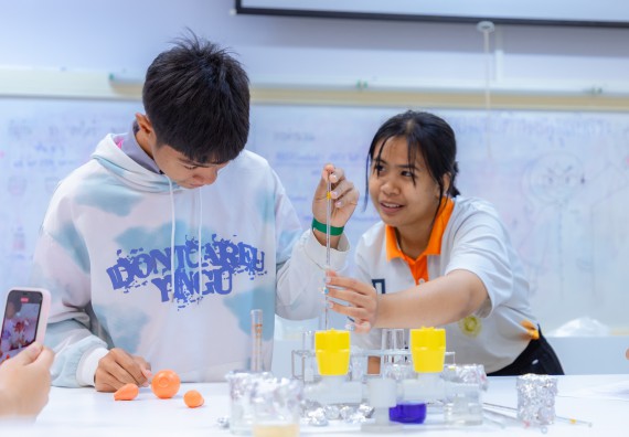 ภาพกิจกรรม  คณะวิทยาศาสตร์และเทคโนโลยี มหาวิทยาลัยราชภัฏกำแพงเพชร จัดกิจกรรมค่ายวิทยาศาสตร์สร้างสรรค์ ปั้นฝันเยาวชน ปีการศึกษา 2568