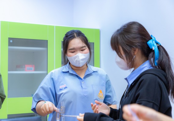 ภาพกิจกรรม  คณะวิทยาศาสตร์และเทคโนโลยี มหาวิทยาลัยราชภัฏกำแพงเพชร จัดกิจกรรมค่ายวิทยาศาสตร์สร้างสรรค์ ปั้นฝันเยาวชน ปีการศึกษา 2568