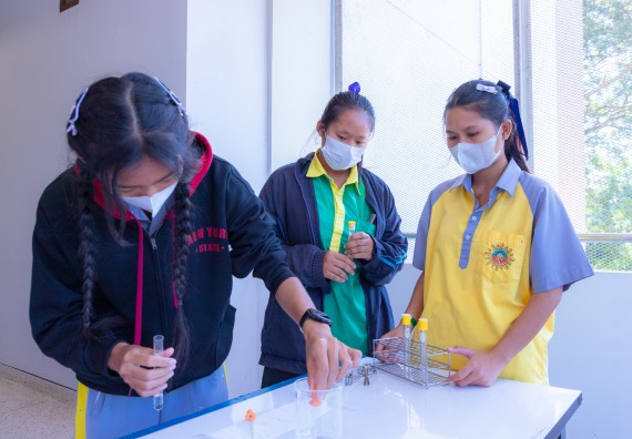 ภาพกิจกรรม  คณะวิทยาศาสตร์และเทคโนโลยี มหาวิทยาลัยราชภัฏกำแพงเพชร จัดกิจกรรมค่ายวิทยาศาสตร์สร้างสรรค์ ปั้นฝันเยาวชน ปีการศึกษา 2568