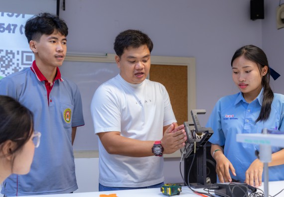 ภาพกิจกรรม  คณะวิทยาศาสตร์และเทคโนโลยี มหาวิทยาลัยราชภัฏกำแพงเพชร จัดกิจกรรมค่ายวิทยาศาสตร์สร้างสรรค์ ปั้นฝันเยาวชน ปีการศึกษา 2568