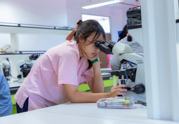 ภาพกิจกรรม  คณะวิทยาศาสตร์และเทคโนโลยี มหาวิทยาลัยราชภัฏกำแพงเพชร จัดกิจกรรมค่ายวิทยาศาสตร์สร้างสรรค์ ปั้นฝันเยาวชน ปีการศึกษา 2568