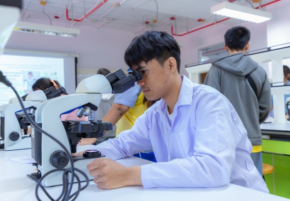 ภาพกิจกรรม  คณะวิทยาศาสตร์และเทคโนโลยี มหาวิทยาลัยราชภัฏกำแพงเพชร จัดกิจกรรมค่ายวิทยาศาสตร์สร้างสรรค์ ปั้นฝันเยาวชน ปีการศึกษา 2568