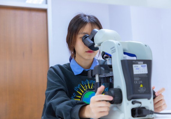 ภาพกิจกรรม  คณะวิทยาศาสตร์และเทคโนโลยี มหาวิทยาลัยราชภัฏกำแพงเพชร จัดกิจกรรมค่ายวิทยาศาสตร์สร้างสรรค์ ปั้นฝันเยาวชน ปีการศึกษา 2568