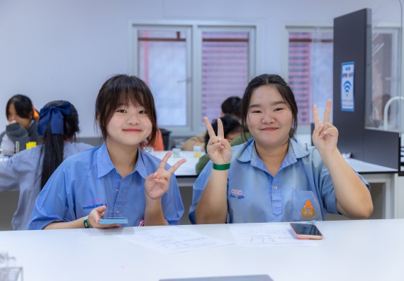 ภาพกิจกรรม  คณะวิทยาศาสตร์และเทคโนโลยี มหาวิทยาลัยราชภัฏกำแพงเพชร จัดกิจกรรมค่ายวิทยาศาสตร์สร้างสรรค์ ปั้นฝันเยาวชน ปีการศึกษา 2568