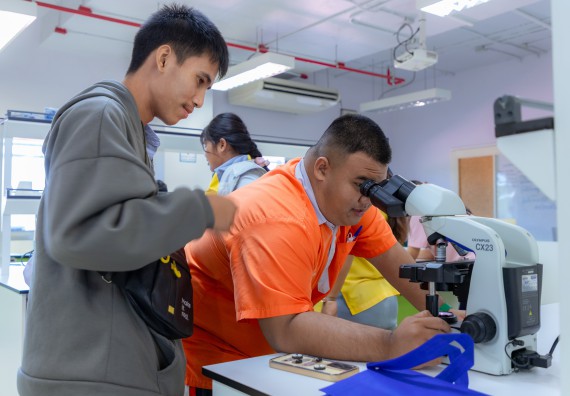 ภาพกิจกรรม  คณะวิทยาศาสตร์และเทคโนโลยี มหาวิทยาลัยราชภัฏกำแพงเพชร จัดกิจกรรมค่ายวิทยาศาสตร์สร้างสรรค์ ปั้นฝันเยาวชน ปีการศึกษา 2568