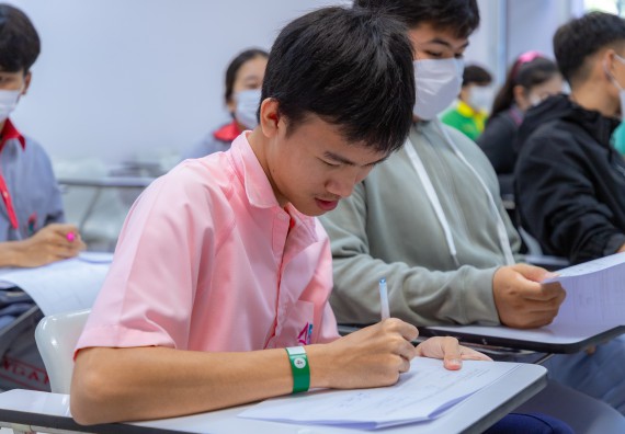 ภาพกิจกรรม  คณะวิทยาศาสตร์และเทคโนโลยี มหาวิทยาลัยราชภัฏกำแพงเพชร จัดกิจกรรมค่ายวิทยาศาสตร์สร้างสรรค์ ปั้นฝันเยาวชน ปีการศึกษา 2568