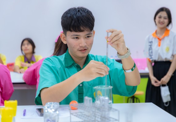 ภาพกิจกรรม  คณะวิทยาศาสตร์และเทคโนโลยี มหาวิทยาลัยราชภัฏกำแพงเพชร จัดกิจกรรมค่ายวิทยาศาสตร์สร้างสรรค์ ปั้นฝันเยาวชน ปีการศึกษา 2568