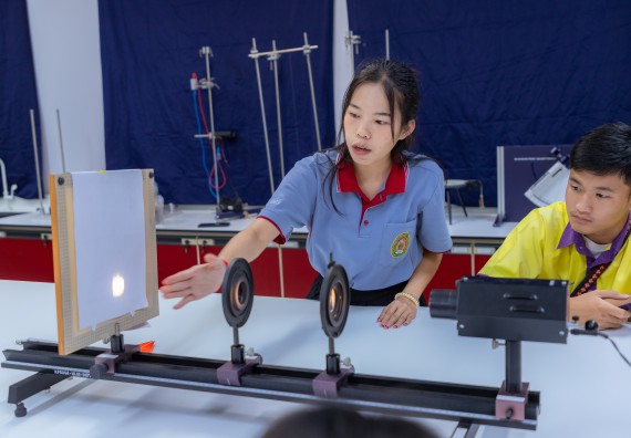 ภาพกิจกรรม  คณะวิทยาศาสตร์และเทคโนโลยี มหาวิทยาลัยราชภัฏกำแพงเพชร จัดกิจกรรมค่ายวิทยาศาสตร์สร้างสรรค์ ปั้นฝันเยาวชน ปีการศึกษา 2568