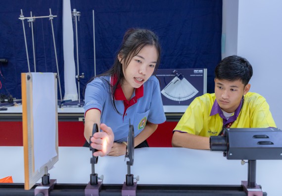 ภาพกิจกรรม  คณะวิทยาศาสตร์และเทคโนโลยี มหาวิทยาลัยราชภัฏกำแพงเพชร จัดกิจกรรมค่ายวิทยาศาสตร์สร้างสรรค์ ปั้นฝันเยาวชน ปีการศึกษา 2568