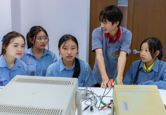 ภาพกิจกรรม  คณะวิทยาศาสตร์และเทคโนโลยี มหาวิทยาลัยราชภัฏกำแพงเพชร จัดกิจกรรมค่ายวิทยาศาสตร์สร้างสรรค์ ปั้นฝันเยาวชน ปีการศึกษา 2568