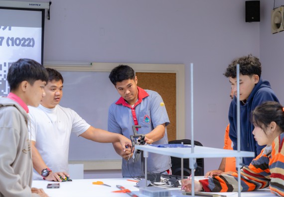 ภาพกิจกรรม  คณะวิทยาศาสตร์และเทคโนโลยี มหาวิทยาลัยราชภัฏกำแพงเพชร จัดกิจกรรมค่ายวิทยาศาสตร์สร้างสรรค์ ปั้นฝันเยาวชน ปีการศึกษา 2568