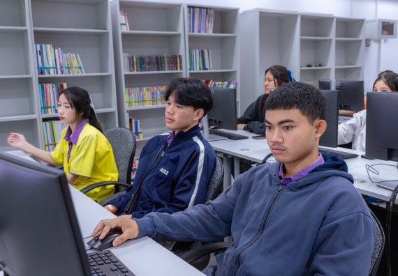 ภาพกิจกรรม  คณะวิทยาศาสตร์และเทคโนโลยี มหาวิทยาลัยราชภัฏกำแพงเพชร จัดกิจกรรมค่ายวิทยาศาสตร์สร้างสรรค์ ปั้นฝันเยาวชน ปีการศึกษา 2568