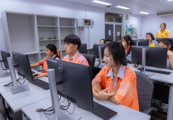 ภาพกิจกรรม  คณะวิทยาศาสตร์และเทคโนโลยี มหาวิทยาลัยราชภัฏกำแพงเพชร จัดกิจกรรมค่ายวิทยาศาสตร์สร้างสรรค์ ปั้นฝันเยาวชน ปีการศึกษา 2568